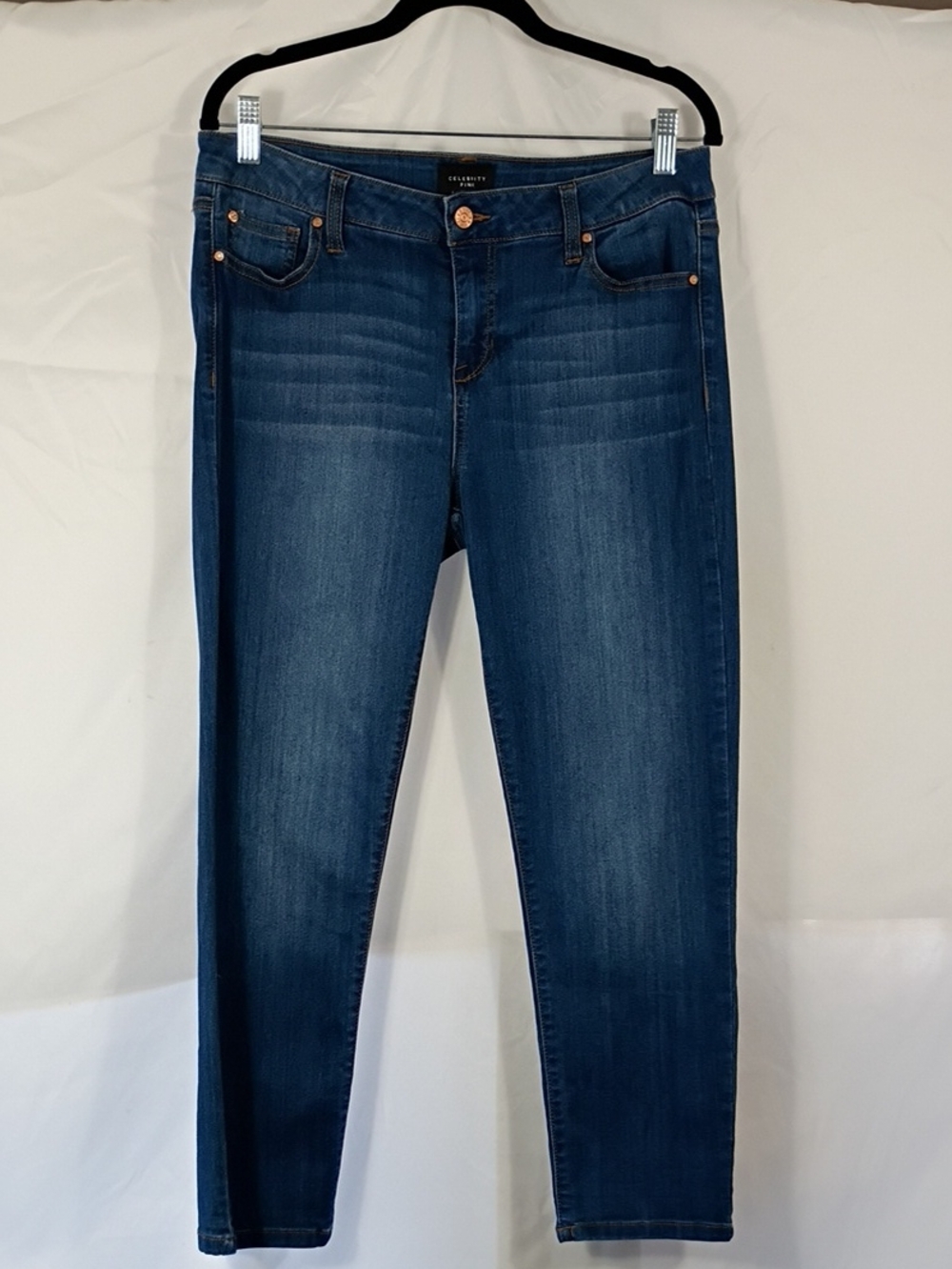 EUC Celebrity Pink Crop Kings Of Leon Wash Jeans Women's Size 13/31 Denim